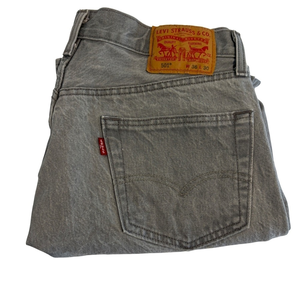 Levis 501 Regular Fit Gray Jeans Mens 34W x 27L Straight Leg Faded Whiskering